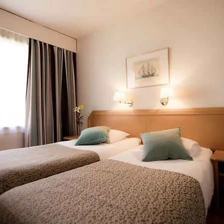 מלון Park Alandia 4*